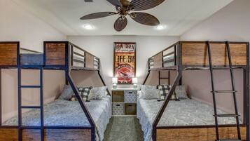 2 bedrooms, desk, iron/ironing board, WiFi (free)