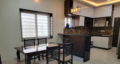 Modern Duplex with 4bd 4 bath
