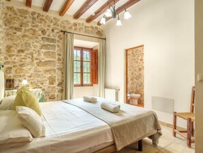 3 habitaciones, escritorio y internet 