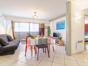 TV - Résidence Impériale by Interhome (Biarritz)