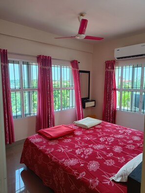 2 chambres, fer et planche à repasser, Wi-Fi gratuit, draps fournis