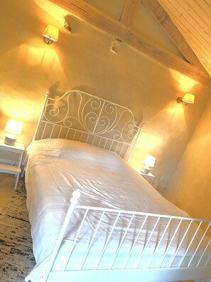 5 bedrooms, iron/ironing board, travel cot, free WiFi