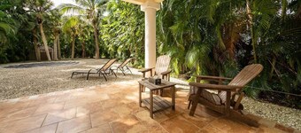 Private for Couple or Single - Beach only 2 miles