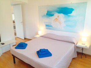 2 quartos, ferros/tábuas de passar roupa, Wi-Fi, roupa de cama