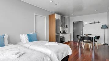 1 habitación, wifi y ropa de cama