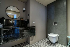 Shower, hair dryer, towels - Mani Apartments - Studio (Reykjavík)