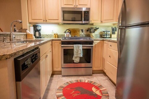 The Bear Den at Okemo: Ski Out Your Door!