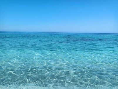 From Tziu Efisiu. 10 km from the sea, Wi-Fi, towels, linen, washing machine.

