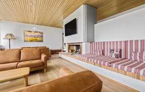 Kamin, Tischtennisplatte