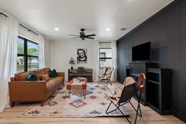 TV, fireplace, offices