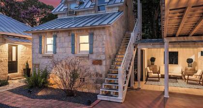 Stonewall Bungalow 2 - Sleeps 2