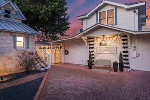 Exterior - Stonewall Bungalow 2 - Sleeps 2 (Stonewall)
