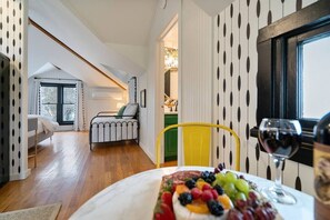 Dining - Stonewall Bungalow 4 - Sleeps 3 (Stonewall)