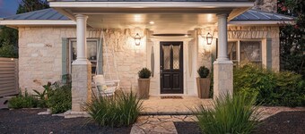 Stonewall Main Haus - Sleeps 6