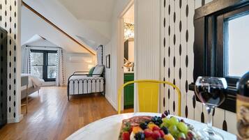 5 habitaciones, tabla de planchar con plancha, cuna de viaje y wifi