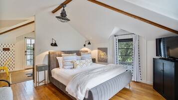 5 habitaciones, tabla de planchar con plancha, cuna de viaje y wifi