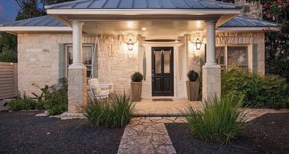 Stonewall Bungalows - Sleeps 15