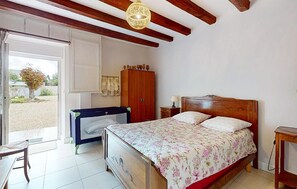 4 dormitoris, un bressol de viatge, wifi gratuïta i roba de llit 