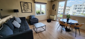 2 bedrooms, hypo-allergenic bedding, laptop workspace, blackout curtains - LView Acropolis (Athens)