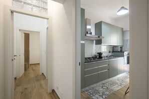 Mikroaaltouuni, uuni, liesi, astianpesukone