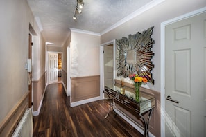Apartment | Interior - Stunning 2-bed Apartment in Windsor - Free Parking (Windsor)