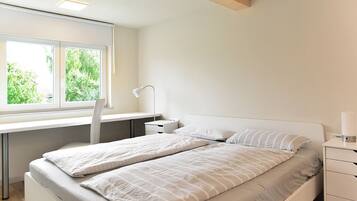 2 bedrooms, desk, travel crib, free WiFi