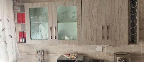 House, Multiple Beds | Private kitchen | Fridge, microwave, oven, stovetop