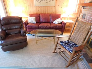 TV - Sweet Comfortable Home in the Woods, Oceanside (CS0026) (Wellfleet)