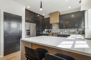 Frigorifero, microonde, macchina per tè/caffè, tostapane