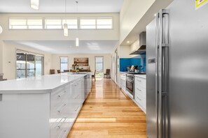 Fridge, microwave, oven, stovetop - Asolana - Ultimate Beach Retreat (Vic)