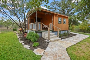 Exterior - Outlaw Love - Country Cabin - River Access - Romantic (Fredericksburg)