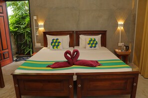 Deluxe Twin Room | Individually furnished, free WiFi, bed sheets - The Nature Villa (Negombo)