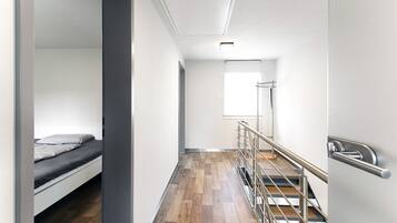 2 bedrooms, travel crib, free WiFi, bed sheets