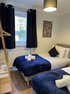 2 bedrooms, iron/ironing board, free WiFi, bed sheets