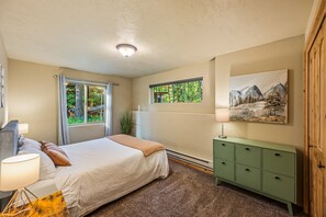 4 chambres, fer et planche à repasser, accès au Wi-Fi (inclus)