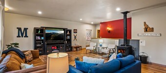 Downtown McCall Getaway Cabin w/WiFi, Game Room
