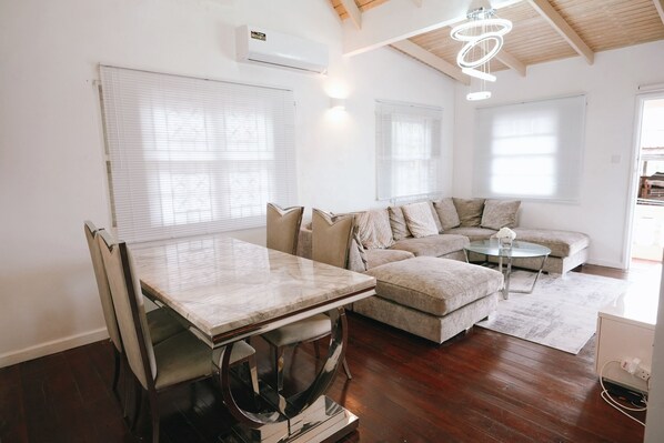 Dining - Holiday Home is a beautiful house located close to the city centre of St George (st georges)