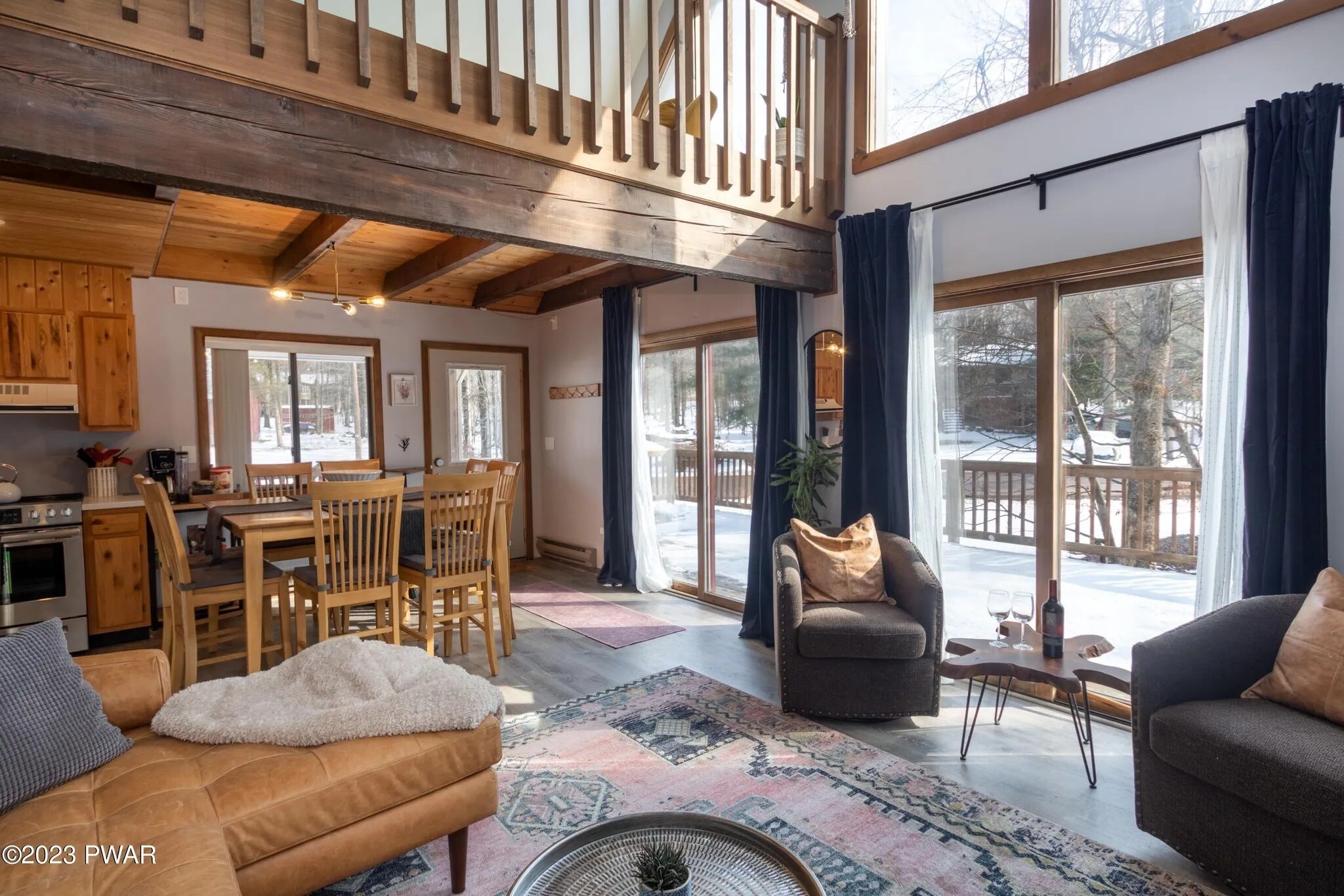 5 bedroom 3 bath Poconos retreat, near golf, lakes, tennis, skiing, rec center 