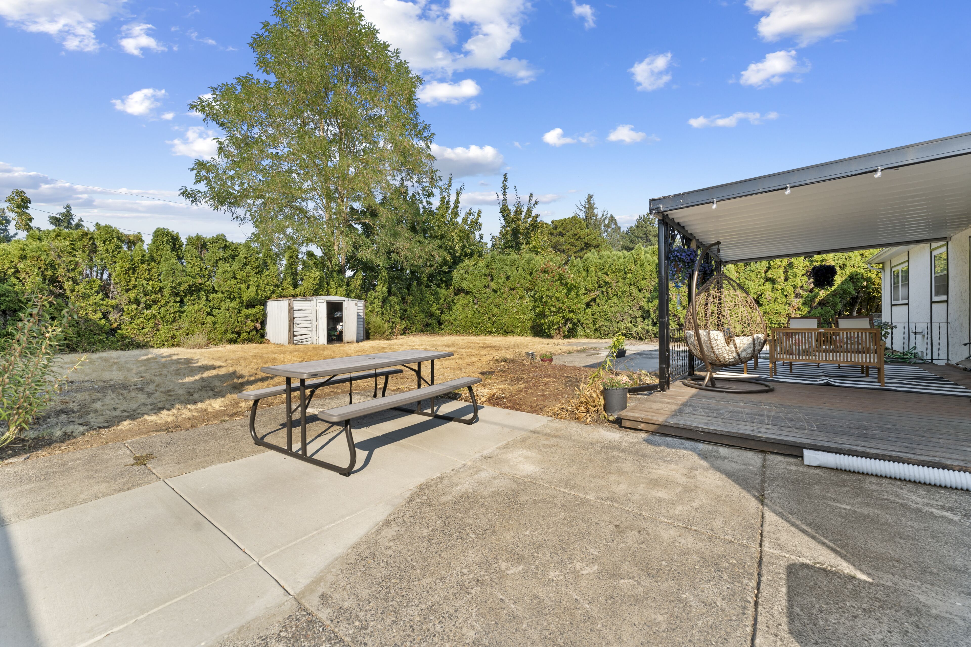 تناول الطعام بالخارج