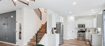 The Burb Gem in N Vancouver near Med facilities