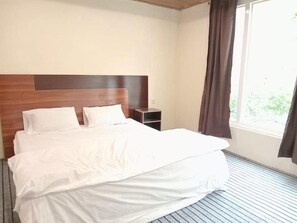 Deluxe Double Room | Soundproofing, iron/ironing board, free WiFi - Chogho-Sar Huts (Skardu)