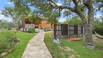 Cabin, 1 Bedroom | Property grounds