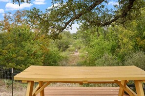 Cabin, 1 Bedroom | Property grounds - Outlaw Love 1 Bedroom Cabin by Redawning (Fredericksburg)
