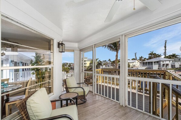 House, 3 Bedrooms | Balcony