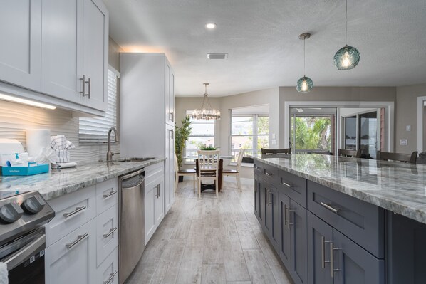 House, 3 Bedrooms | Private kitchen | Fridge, oven, coffee/tea maker, toaster - 122 Primo Dr 3 Bedroom Home by RedAwning (Fort Myers Beach)