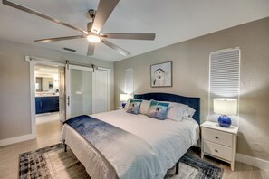 4 عدّة غرف نوم ومكواة/لوح كي وسرير سفر وواي فاي مجانًا