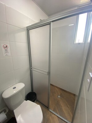 Double Room | Bathroom - Hotel Media Luna (San José de Cúcuta)