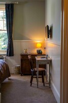 Quarto casal | Wi-Fi de cortesia, individualmente decorados, individualmente mobiliados