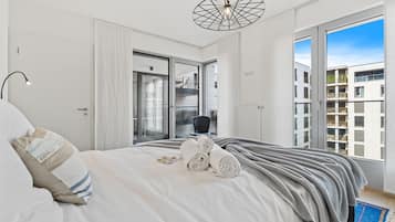 2 habitaciones, escritorio y espacio para trabajar con laptop