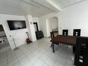 Dining - Boardinghouse - 4 Zimmern bis 8 Personen, Garten & Grill, Stellplätze im Hof (Baden-Baden)